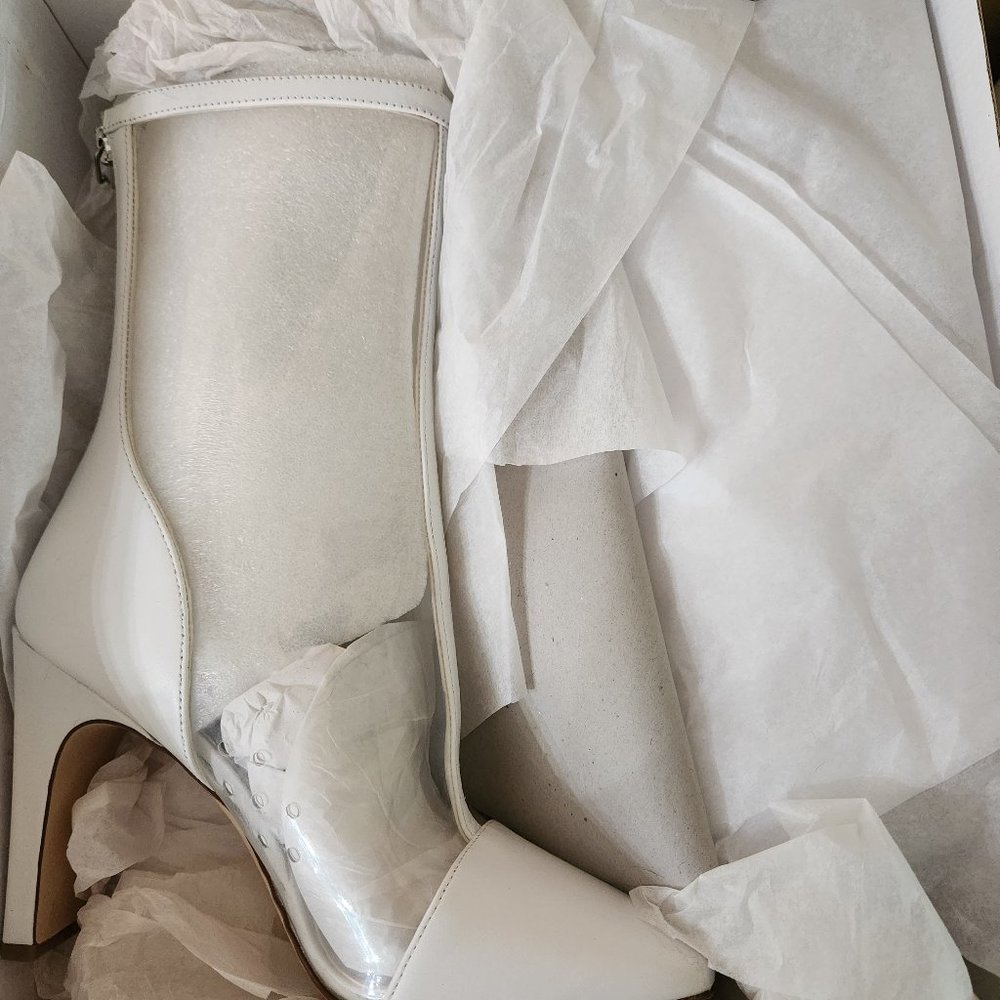New in box Nine West Quitend white and clear boots